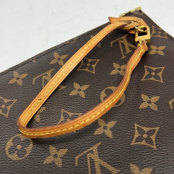 Louis Vuitton Monogram Beige Neverfull MM Zip Pouch Wristlet - Picture 5 of 16